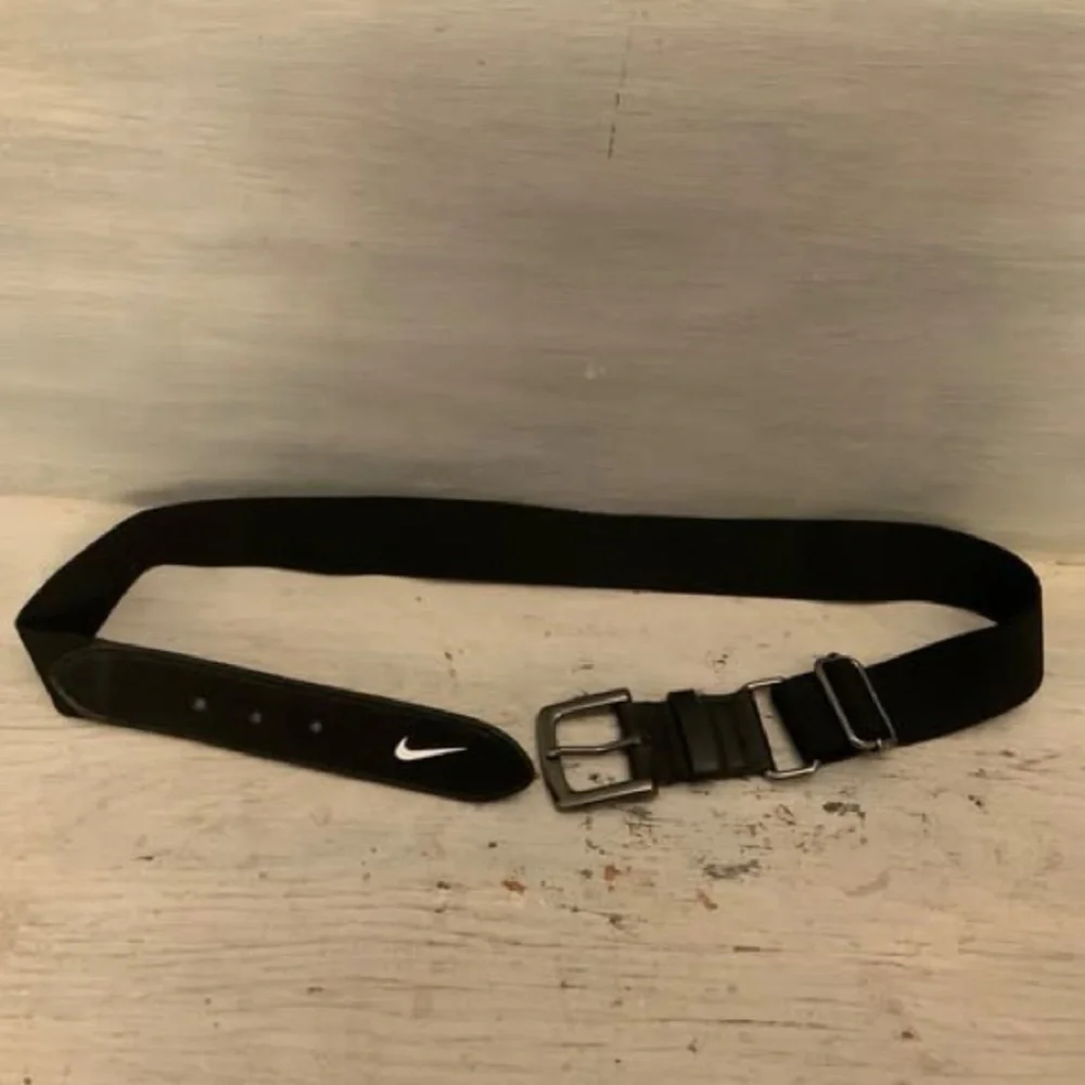 Nike Black Faux Leather Elastic Adjustable Fit‎ Belt Like New